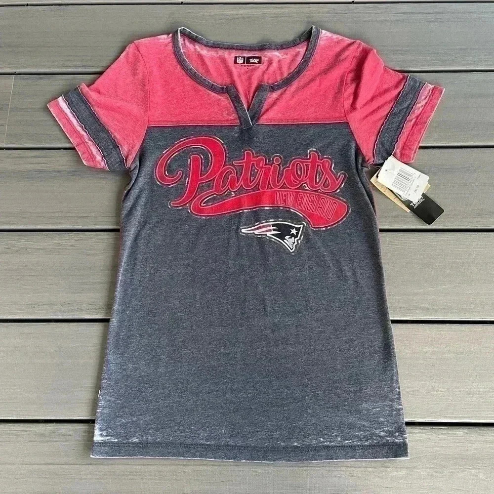 New England Patriots NWT Women’s Shirt‎ Size Medium